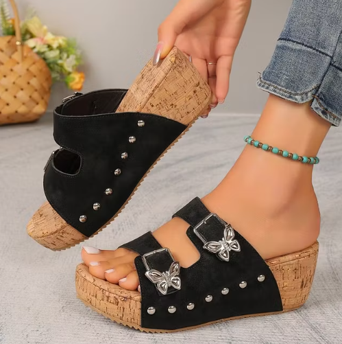 👡 50 % RABATT! 🌸 Ortopediske sandaler med kilehæl – støtte for fotbuen, komfort hele dagen og perfekte for en aktiv livsstil 👣