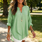 Casual ensfarget bluse med V-hals for kvinner