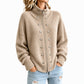 Damen-Strickjacke mit Stehkragen und Doppelknopfleiste